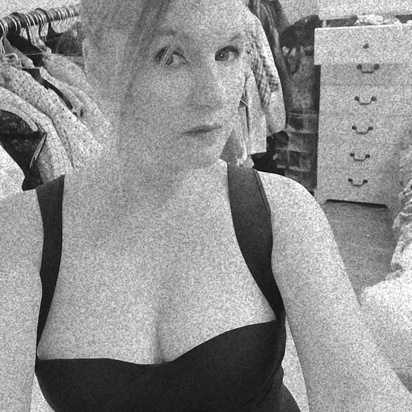 Meet your Posher, Carol - Picture 2 of 4